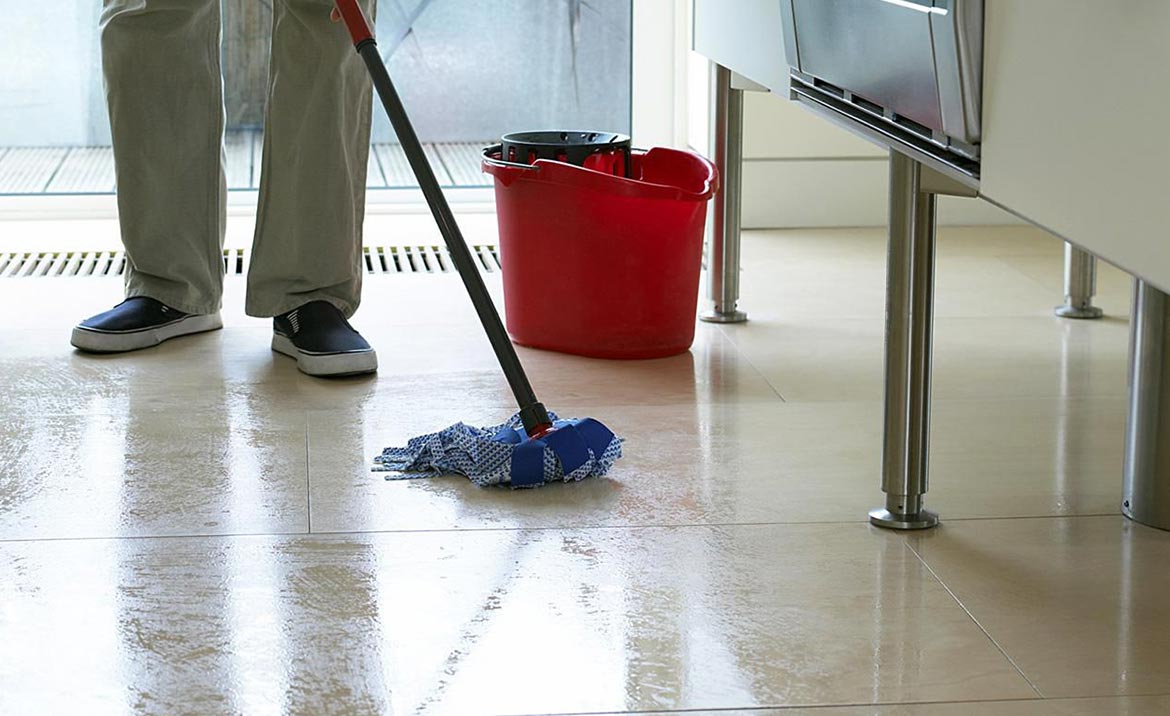 clean-dry-floor-tiles-with-wipe